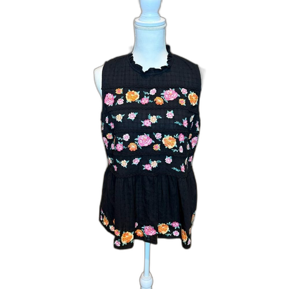 Savanna Jane Boho Sleeveless Top Medium Black Floral Embroidery Crochet